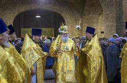 Первая служба под сводами храма. Божественная Литургия