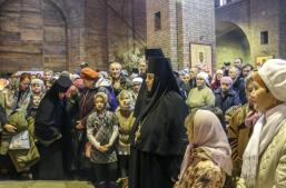 Архиерейское богослужение в день памяти святителя Тихона