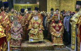 Архиерейское богослужение в день памяти святителя Тихона