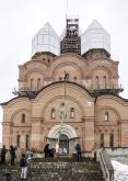 Установка конструкций центрального купола и креста на Свято-Тихоновском храме Установка конструкций центрального купола и креста на Свято-Тихоновском храме