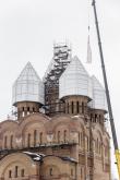 Установка конструкций центрального купола и креста на Свято-Тихоновском храме Установка конструкций центрального купола и креста на Свято-Тихоновском храме