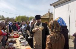 Великая Суббота. Освящение пасок и куличей на нашем приходе